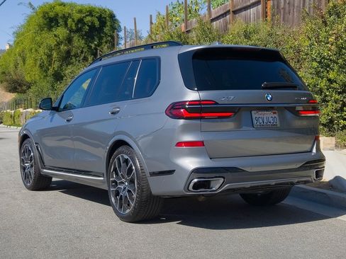 Used 2023 BMW X7 xDrive40i w/ M Sport Package image 28