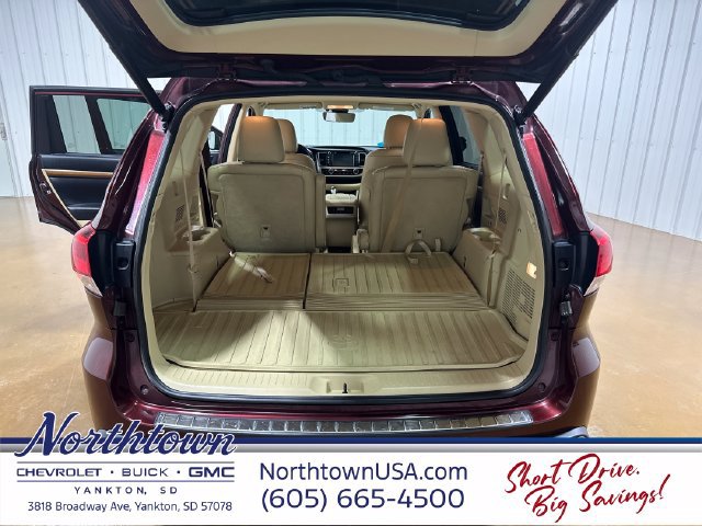 Used 2017 Toyota Highlander Limited AWD/4WD image 22
