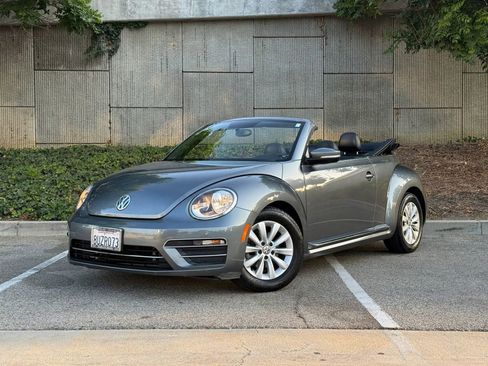 Used 2018 Volkswagen Beetle 2.0T Coast FWD image 1