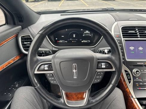 Used 2019 Lincoln Nautilus Select AWD/4WD image 13