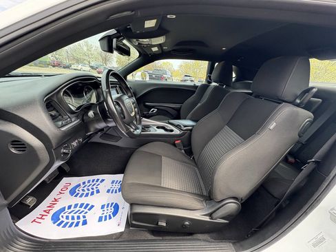 Used 2022 Dodge Challenger GT image 17