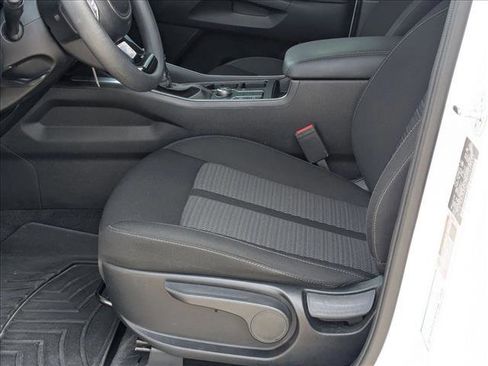 Used 2023 Kia Sorento LX image 15