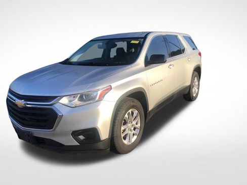Used 2019 Chevrolet Traverse LS FWD image 2