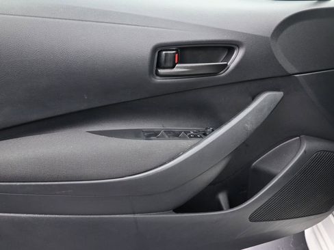 Used 2025 Toyota Corolla LE image 12