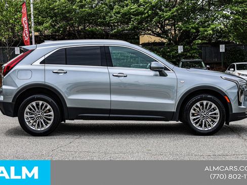 Used 2025 Cadillac XT4 Premium Luxury FWD image 11