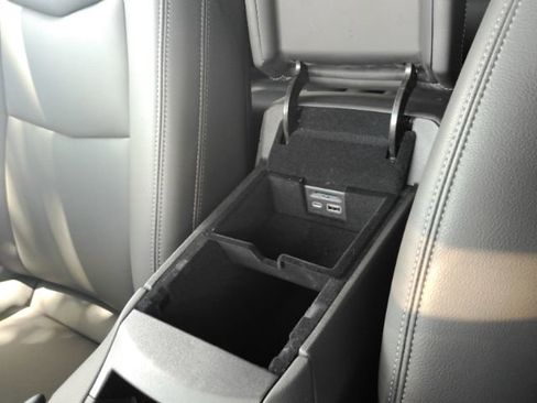 Used 2025 Cadillac XT6 Luxury FWD image 52