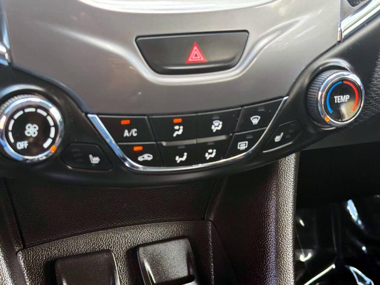 Used 2016 Chevrolet Cruze LT w/ Convenience Package FWD image 21