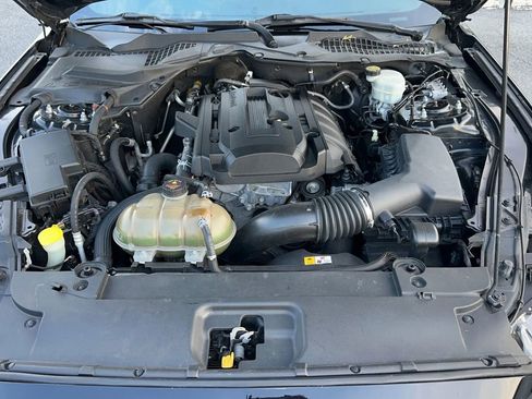 Used 2016 Ford Mustang Coupe image 12