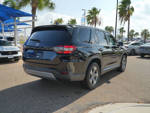 Used 2023 Honda Pilot EX-L image 5