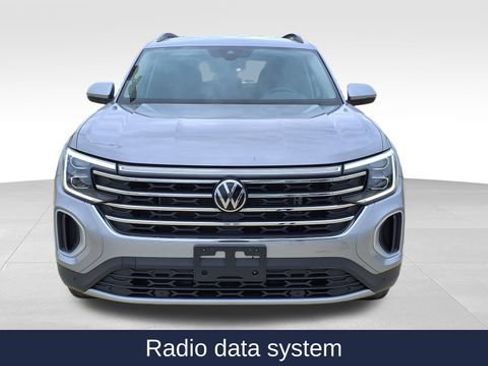 Used 2024 Volkswagen Atlas SE image 3