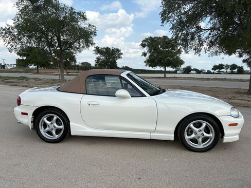 Used 2000 MAZDA MX-5 Miata RWD image 55