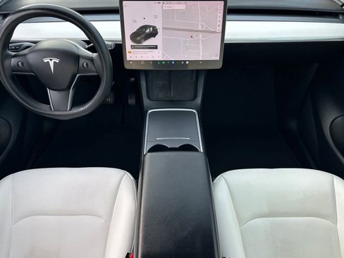 Used 2021 Tesla Model Y Long Range image 10