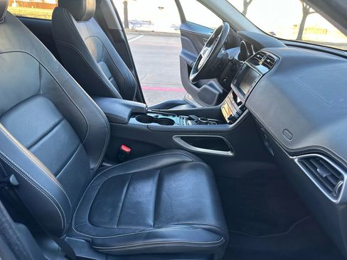 Used 2017 Jaguar F-PACE R-Sport image 26