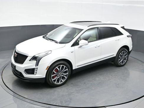 New 2025 Cadillac XT5 Sportv w/ LPO, Floor Liner Package image 30