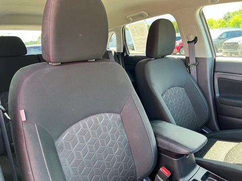 Used 2025 Mitsubishi Outlander Sport ES AWD/4WD image 14