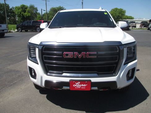 Used 2024 GMC Yukon XL AT4 w/ Technology Package AWD/4WD image 13