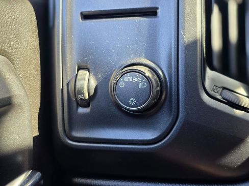 Used 2018 Chevrolet Silverado 1500 Custom w/ Trailering Package image 36