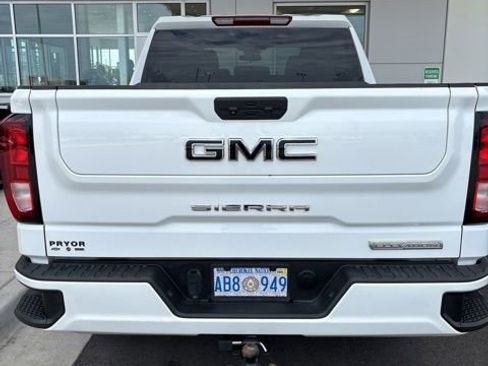 Used 2022 GMC Sierra 1500 Elevation w/ LPO, Elevation Black Package AWD/4WD image 8