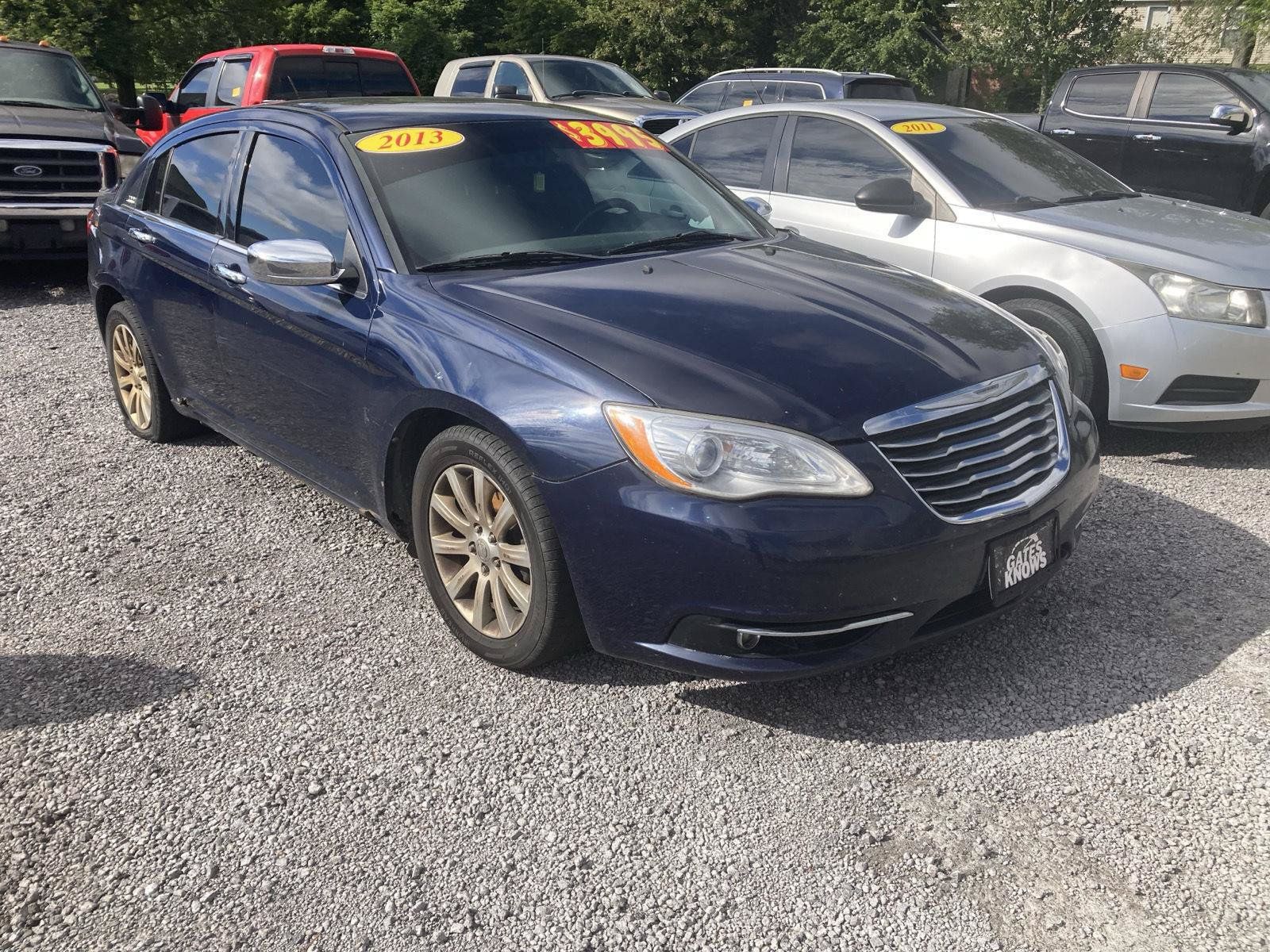Used 2013 Chrysler 200 Limited FWD image 3