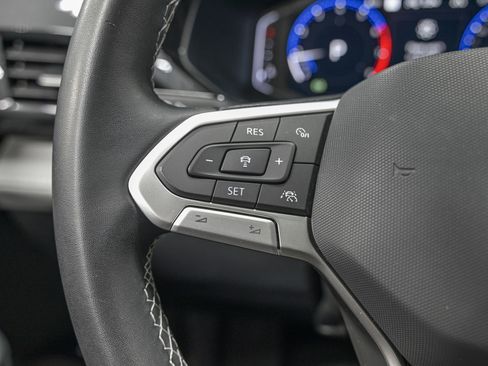 Used 2022 Volkswagen Taos SEL w/ Panoramic Sunroof Package image 21