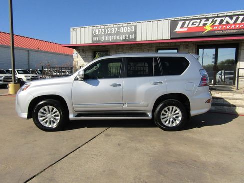 Used 2017 Lexus GX 460 image 2