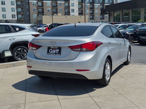 Used 2015 Hyundai Elantra SE FWD image 3