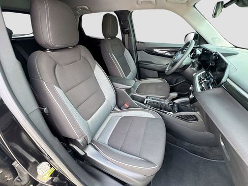 Used 2024 Chevrolet TrailBlazer LT w/ Driver Confidence Package image 25