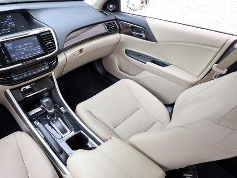 Used 2016 Honda Accord EX-L image 17