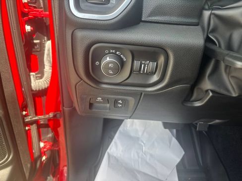 Used 2025 RAM 1500 Big Horn AWD/4WD image 25