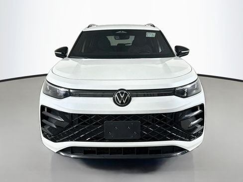 Used 2025 Volkswagen Tiguan SE R-Line AWD/4WD image 2