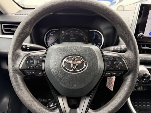 Used 2025 Toyota RAV4 LE AWD/4WD image 33