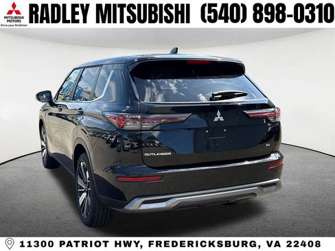 New 2026 Mitsubishi Outlander SE image 17