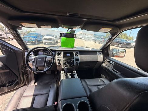 Used 2017 Ford Expedition Limited w/ Equipment Group 301A RWD image 7