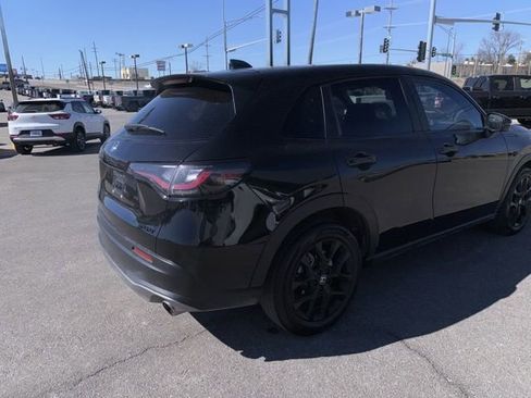 Used 2025 Honda HR-V Sport image 11