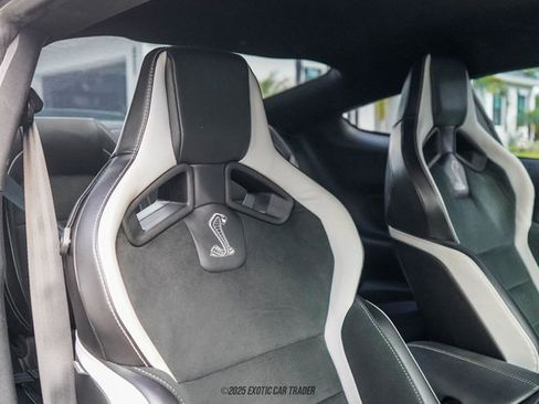 Used 2022 Ford Mustang Shelby GT500 w/ Technology Package image 33