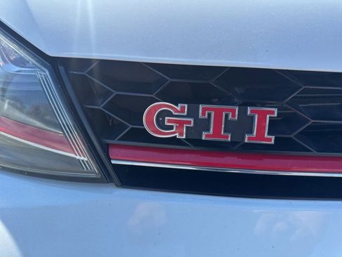 Used 2017 Volkswagen GTI Sport image 10