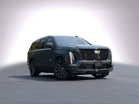 Used 2026 Cadillac Escalade V AWD/4WD image 2