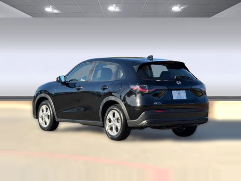 Certified 2023 Honda HR-V LX image 3