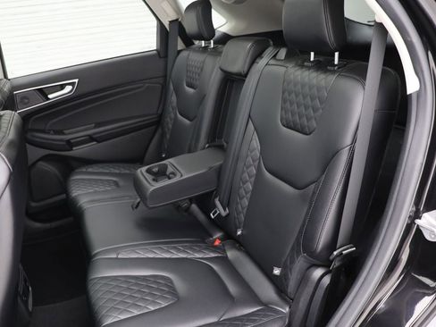 Used 2023 Ford Edge Titanium image 11