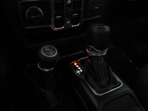 Used 2023 Jeep Wrangler Unlimited Sahara AWD/4WD image 24