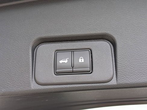 Used 2024 Nissan Rogue SV w/ SV Premium Package AWD/4WD image 7