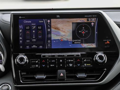 Used 2022 Toyota Highlander Platinum FWD image 14