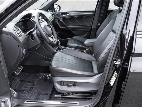 Used 2024 Volkswagen Tiguan SE R-Line image 12