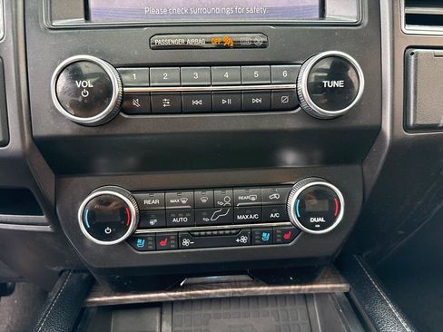 Used 2020 Ford Expedition Max Limited RWD image 26