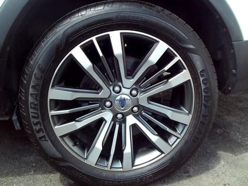 Used 2016 Ford Explorer Platinum AWD/4WD image 9