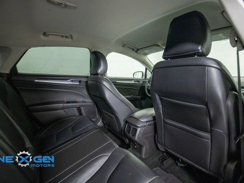 Used 2016 Ford Fusion Titanium FWD image 33
