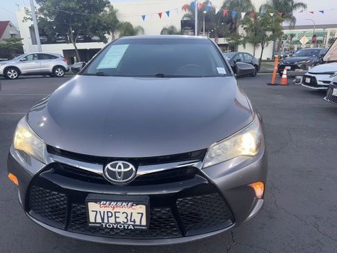 Used 2017 Toyota Camry SE image 9
