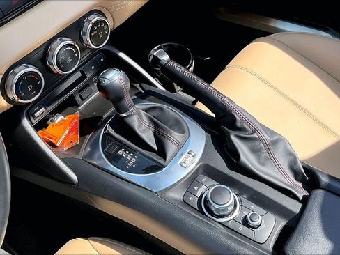 Used 2017 MAZDA MX-5 Miata RF Grand Touring image 15