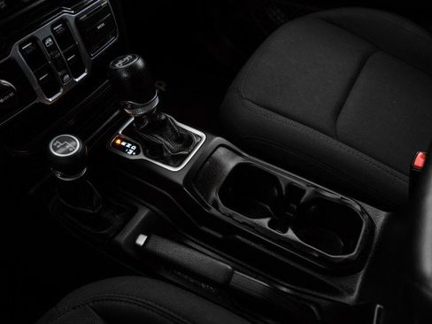 Used 2018 Jeep Wrangler Unlimited Sport S image 22