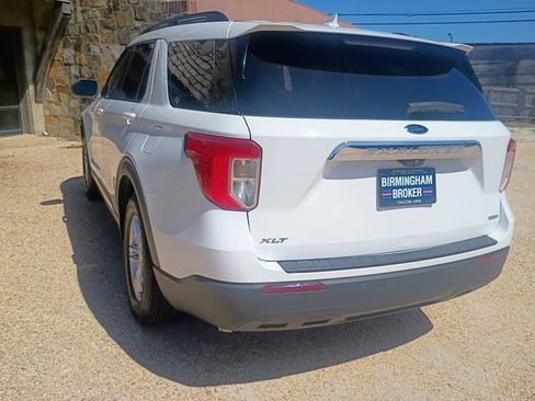 Used 2020 Ford Explorer XLT RWD image 9